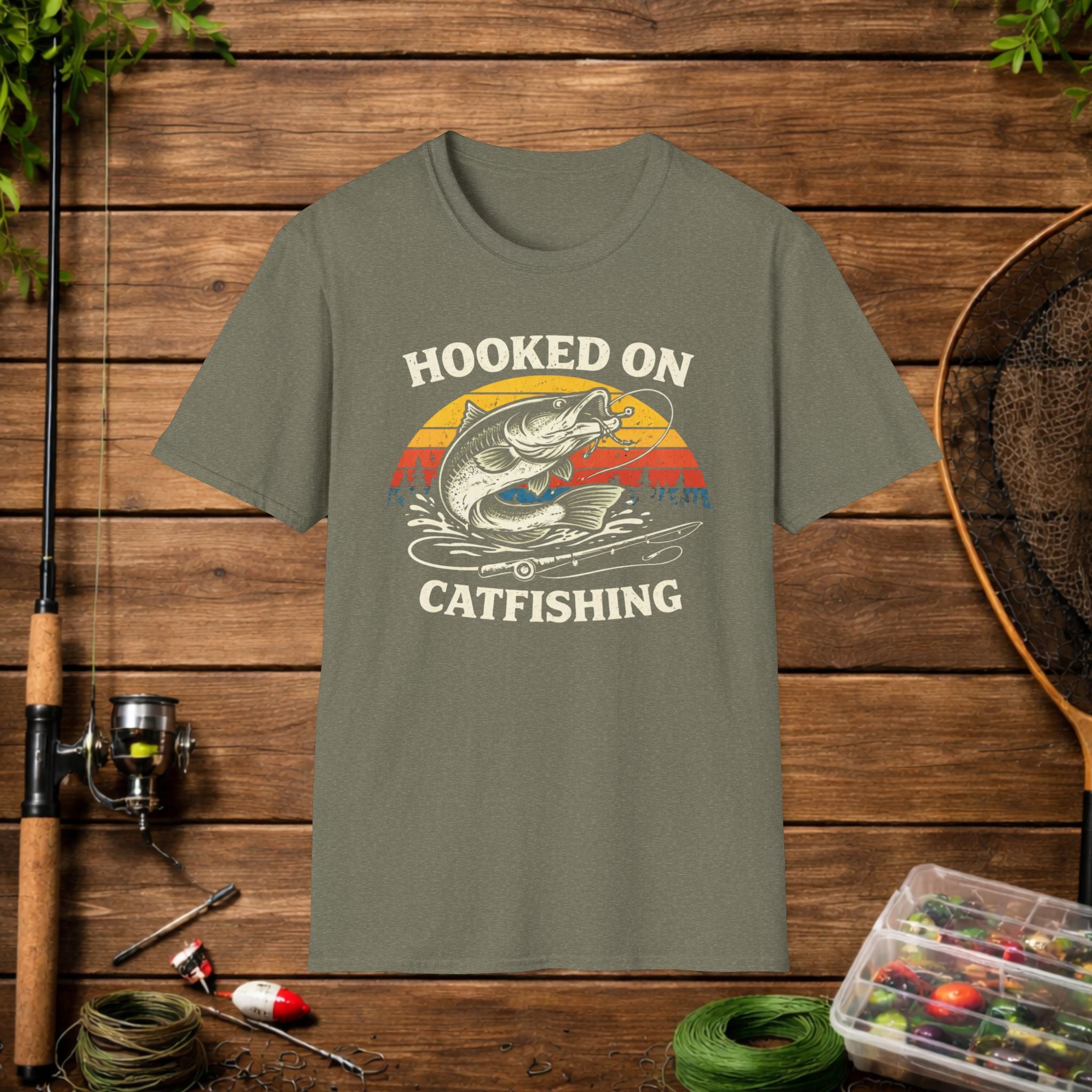 Hooked on Catfishing Shirt – Catfish Fishing T-Shirt – Retro Sunset Fisherman Tee – Funny Catfish Angler Gift