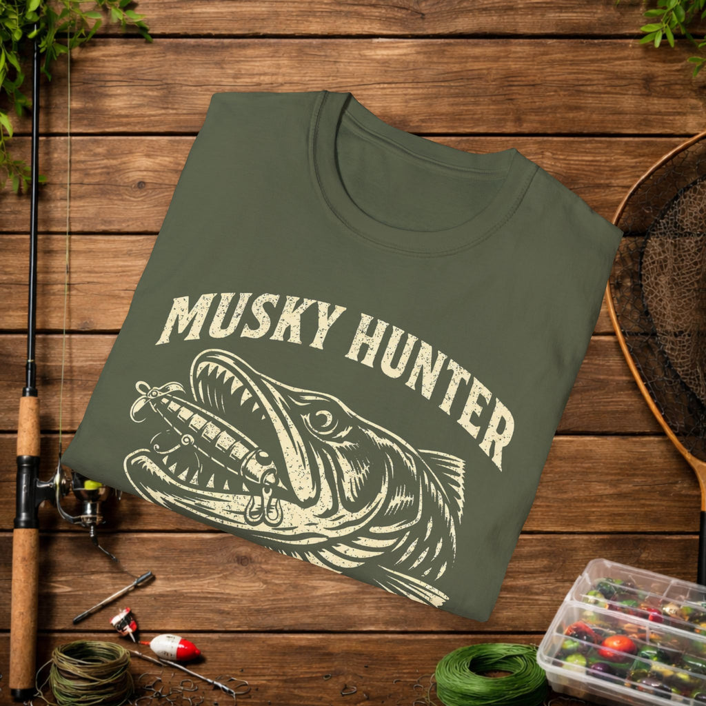 Musky Hunter Shirt – Muskellunge Fishing Tee – Esox Masquinongy – Vintage Fishing Apparel