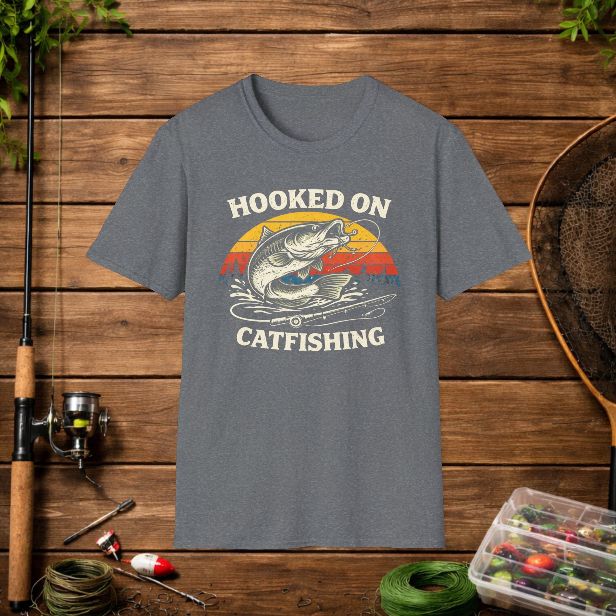 Hooked on Catfishing Shirt – Catfish Fishing T-Shirt – Retro Sunset Fisherman Tee – Funny Catfish Angler Gift