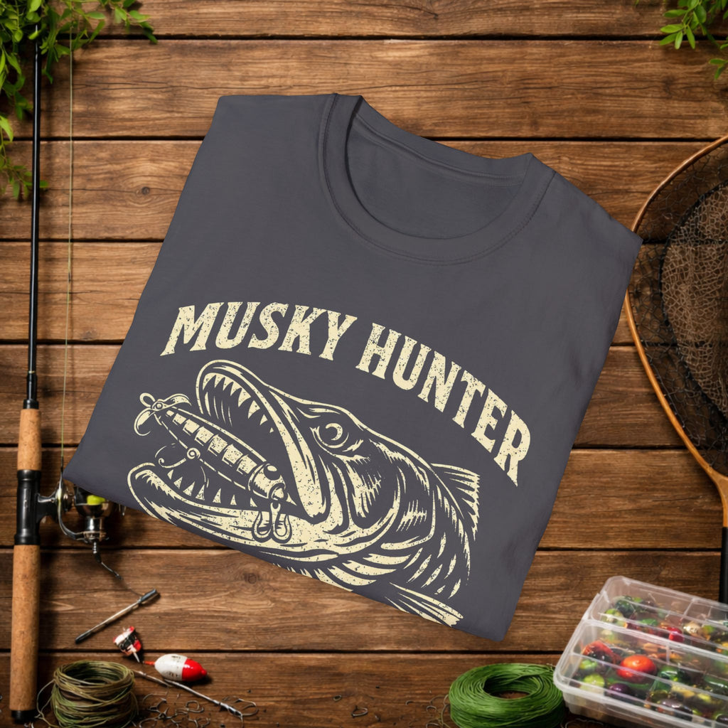 Musky Hunter Shirt – Muskellunge Fishing Tee – Esox Masquinongy – Vintage Fishing Apparel
