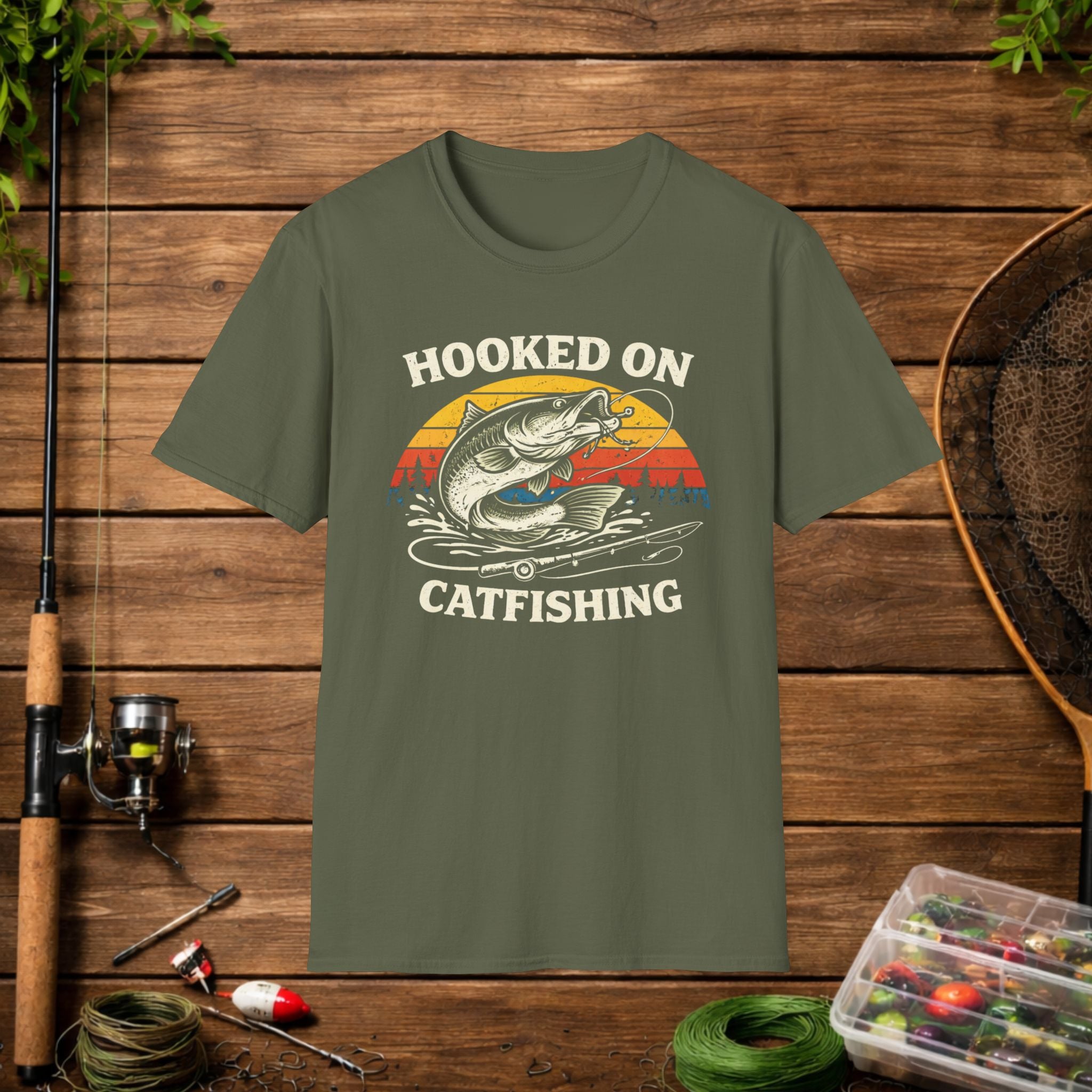 Hooked on Catfishing Shirt – Catfish Fishing T-Shirt – Retro Sunset Fisherman Tee – Funny Catfish Angler Gift